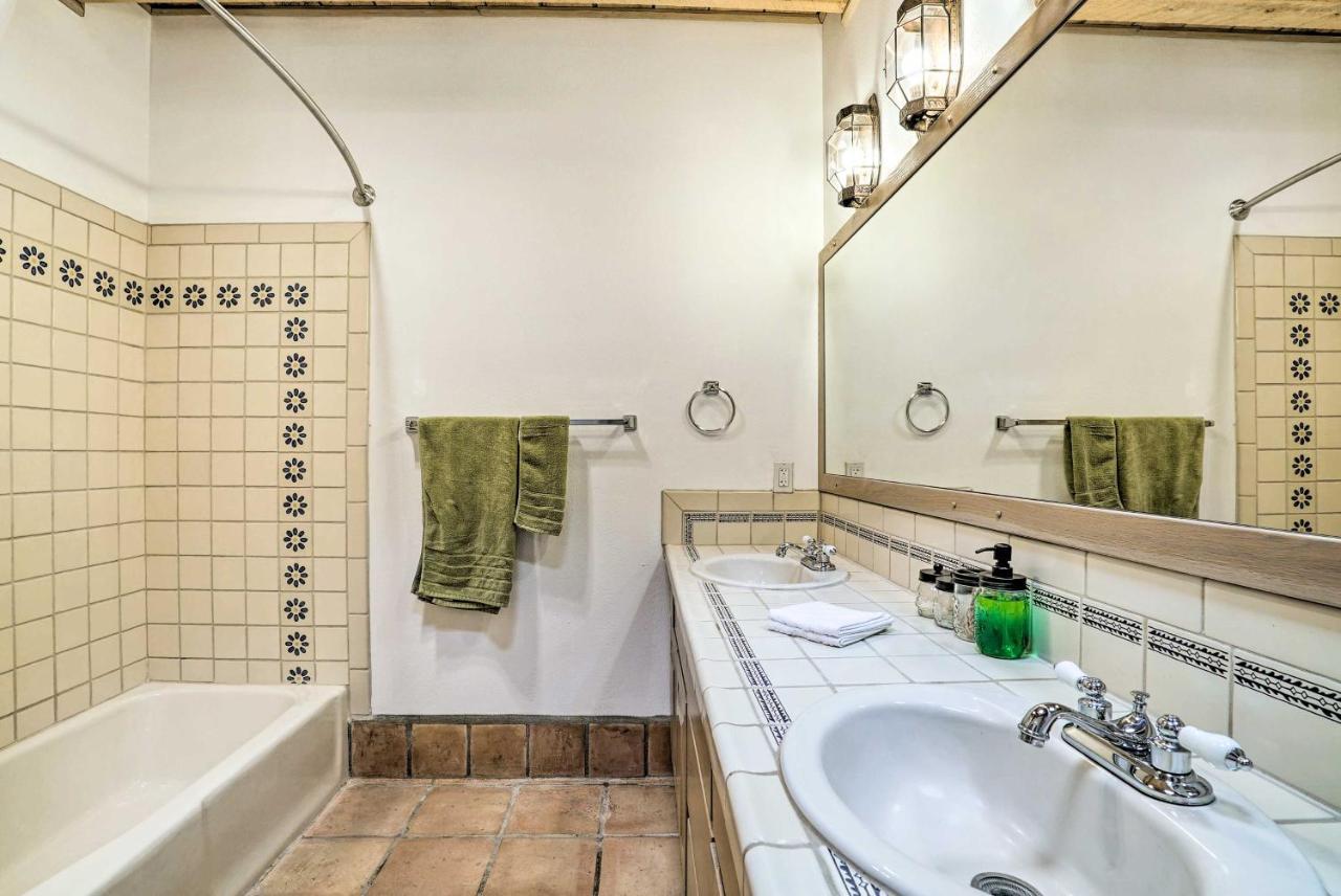 Las Cruces Home La Casa Blanca With Courtyard 外观 照片