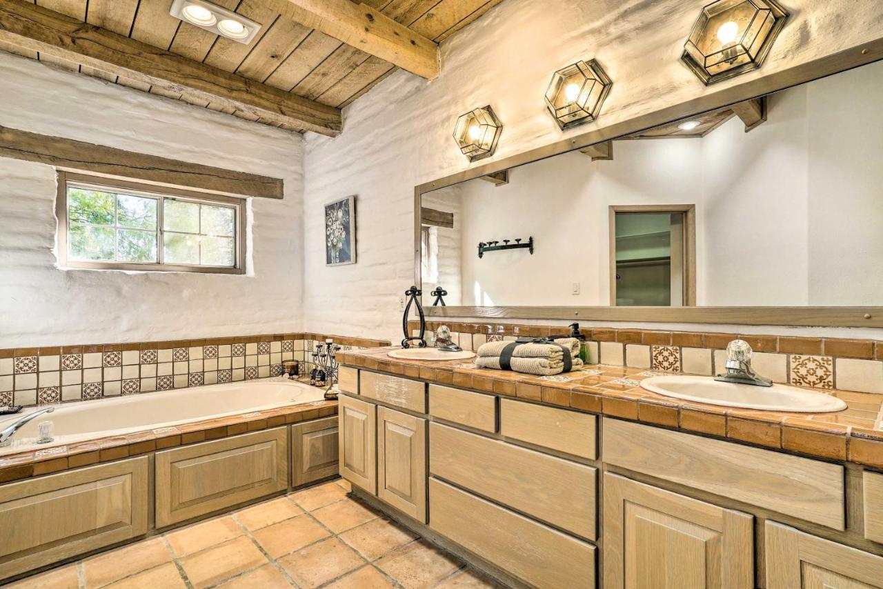 Las Cruces Home La Casa Blanca With Courtyard 外观 照片