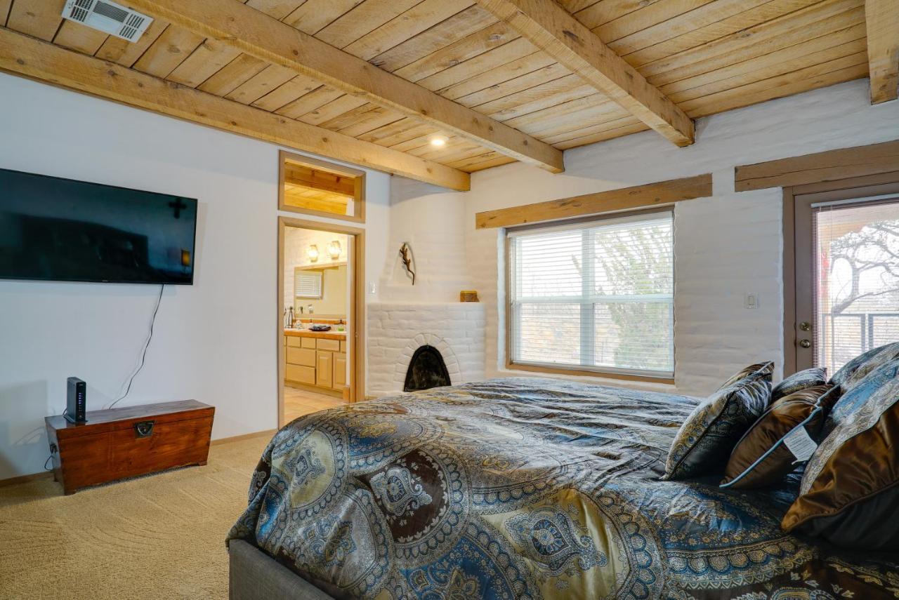 Las Cruces Home La Casa Blanca With Courtyard 外观 照片